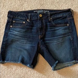 NWOT American Eagle Boy Midi Shorts